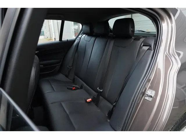 BMW 1 Serie 116i High Executive 2013 Benzine 15