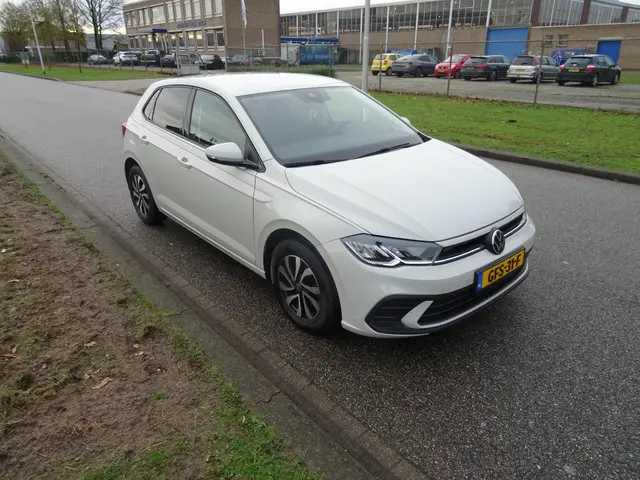 Volkswagen Polo 1.0 TSI R-Line automaat 2023 Benzine 7