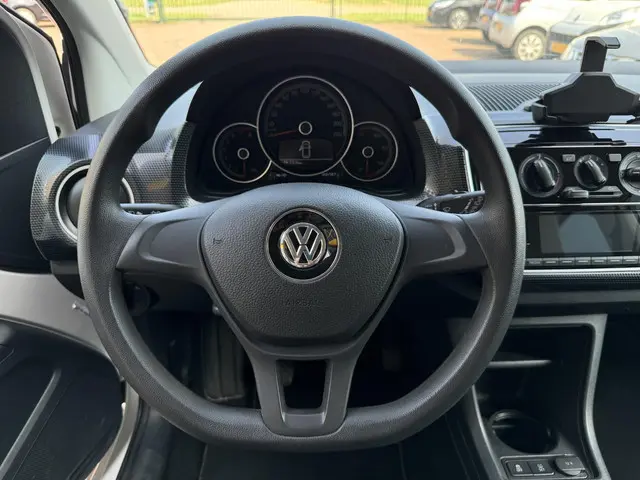Volkswagen up! 1.0 BMT move up! 2019 Benzine 12