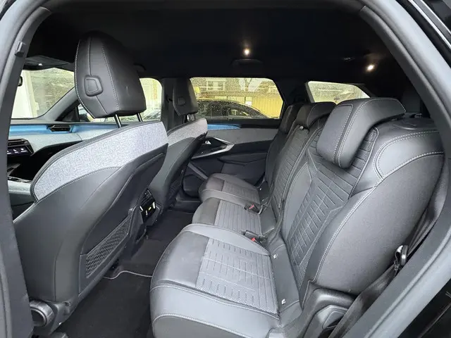 Peugeot 5008 1.2 Hybrid 145 GT 2025 Hybride Benzine 12