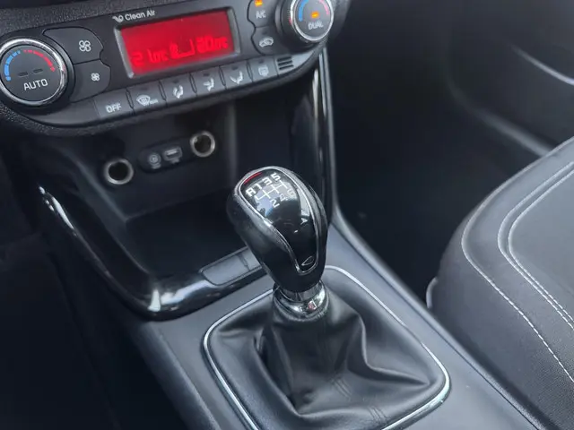 Kia cee'd Sportswagon 1.6 GDI ExecutiveLine 2015 Benzine 17