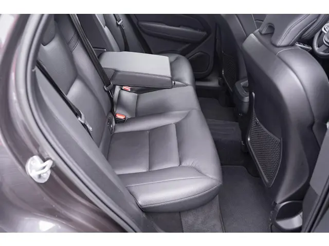 Volvo XC60 B5 Plus Dark 2023 Benzine 37