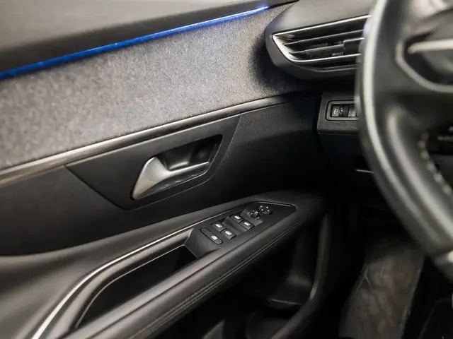 Peugeot 3008 1.2 PureTech Allure Sport 2019 Benzine 20