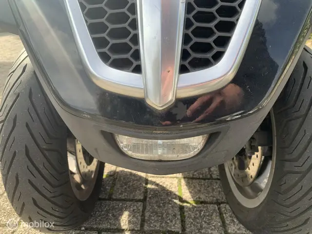 Piaggio MP3 400 LT 24.dkm AUTORIJBEWIJS B 2014 Benzine 14