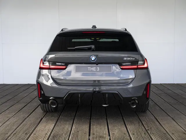 BMW 3 Serie Touring 330e 2026 Hybride Benzine 5