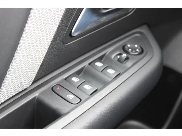 Citroën C4 1.2 Puretech Feel Pack 2022 Benzine 25