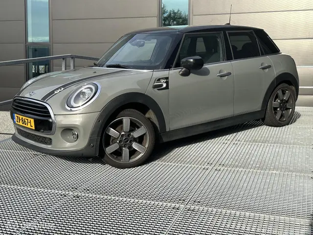 MINI Cooper Mini 1.5 60 Years Edition 2019 Benzine 11