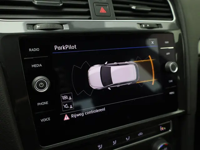 Volkswagen e-Golf E-DITION 100kW/136PK 2020 Elektrisch 26