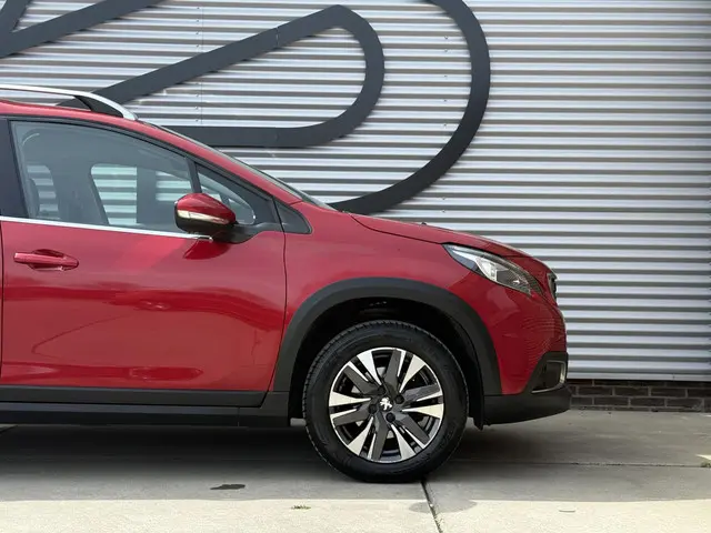 Peugeot 2008 1.2 PureTech Allure 2018 Benzine 18