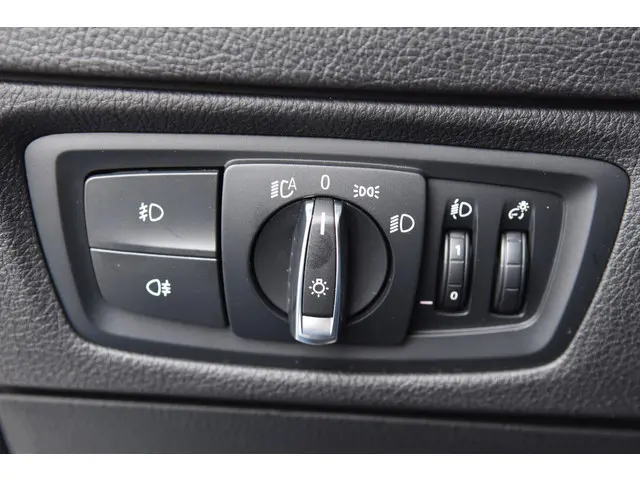 BMW 1 Serie 118i Executive 2018 Benzine 26