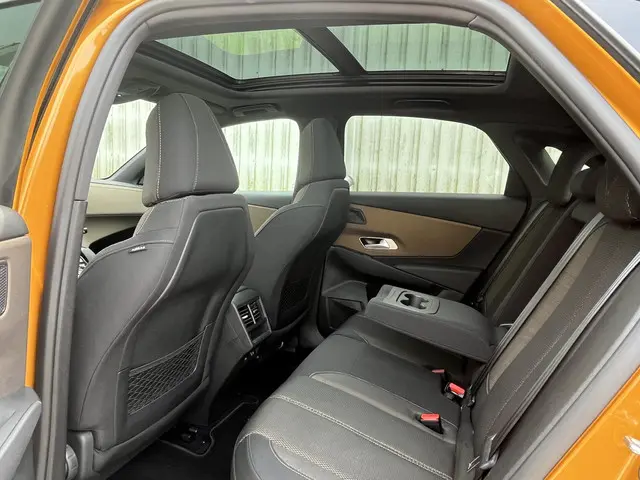 DS DS 7 Crossback 1.2 PureTech So Chic 2021 Benzine 24
