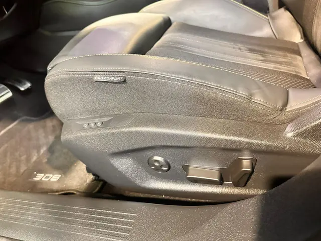 Peugeot 308 1.2 PureTech GT 2021 Benzine 28