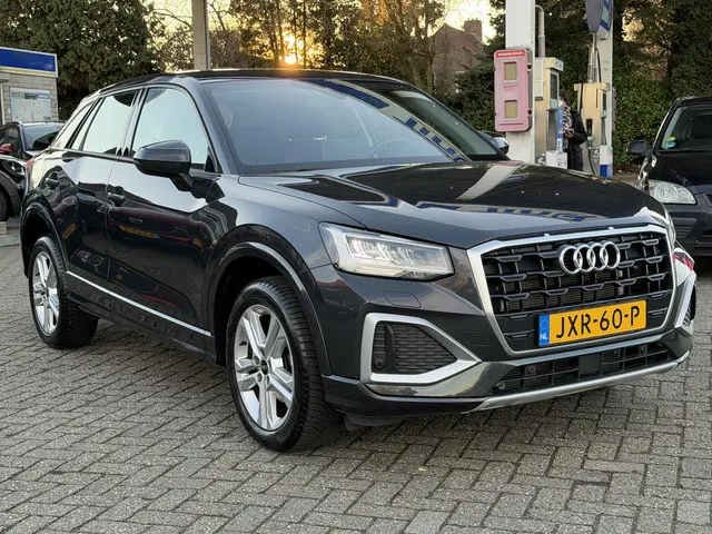 Audi Q2 35 TFSI S Edition 2024 Benzine 12