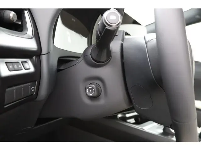 Lexus UX 300h Luxury Line 2024 Hybride Benzine 49