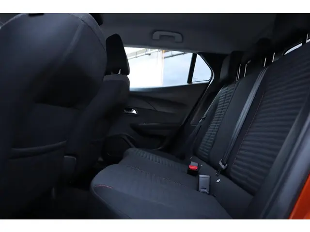 Peugeot 2008 1.2 PURETECH ALLURE PACK 2022 Benzine 6