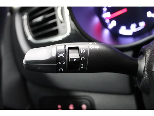 Kia Carens 1.6 GDi Premium Pack 2013 Benzine 17