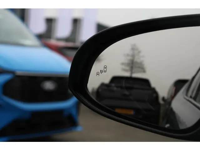 Toyota C-HR 2.0 Hybrid Style 2021 Hybride Benzine 37