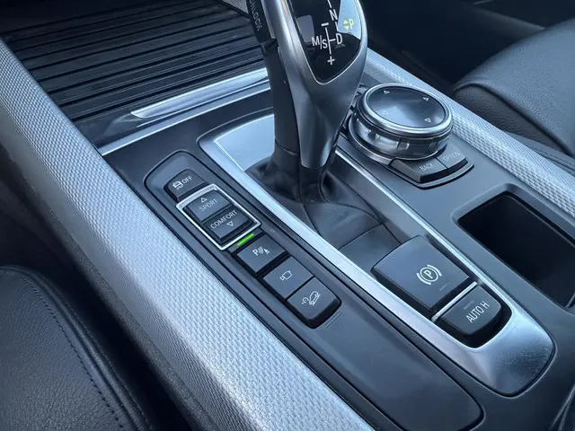 BMW X5 xDrive50i High Executive 7p. 2013 Benzine 10