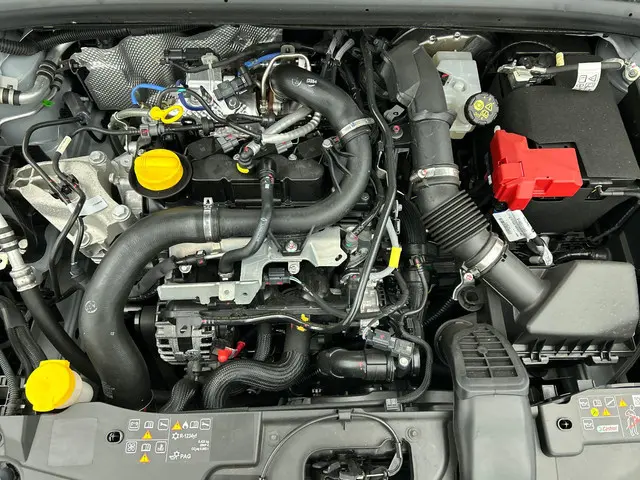 Renault Clio 1.0 TCe 90 GPF techno 2025 Benzine 32