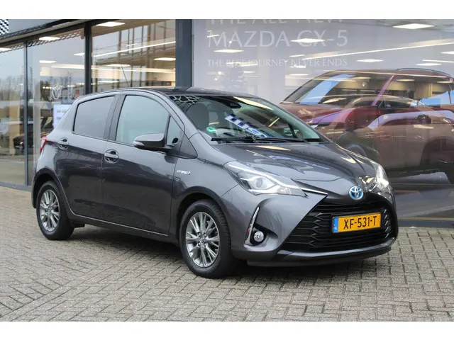 Toyota Yaris 1.5 Hybrid Dynamic 2018 Hybride Benzine 4