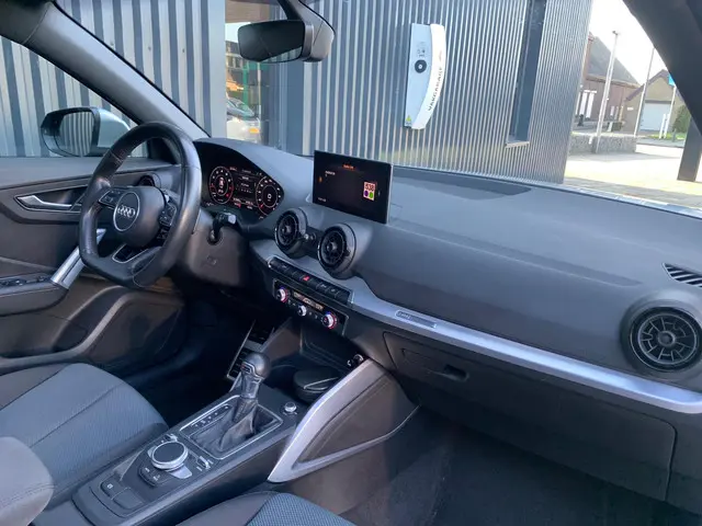 Audi Q2 1.4 TFSI CoD, PANO, NAP, S-LINE 2017 Benzine 15