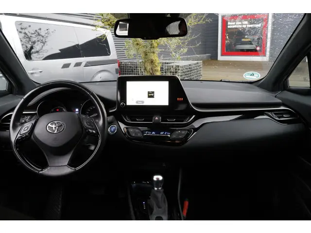 Toyota C-HR 1.8 Hybrid Style 2022 Hybride Benzine 24