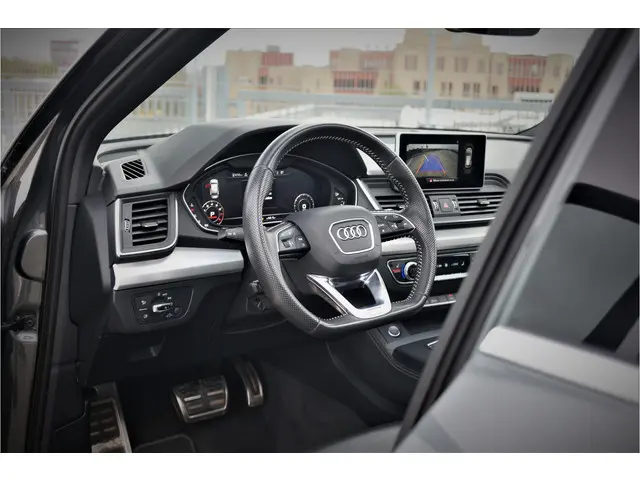 Audi Q5 2.0 TFSI quattro Launch Edition 2017 Benzine 50