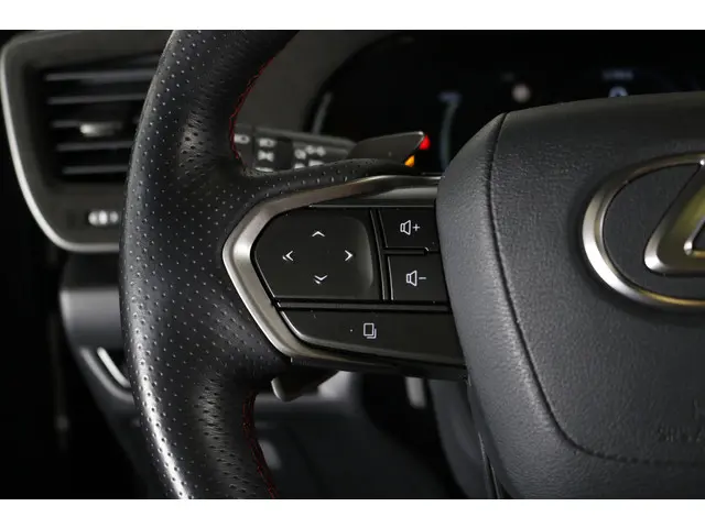 Lexus NX 450h+ AWD F SPORT Line 2024 Hybride Benzine 20