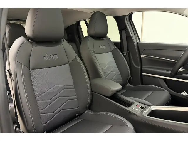 Jeep Avenger 1.2 e-Hybrid Summit 2025 Hybride Benzine 10