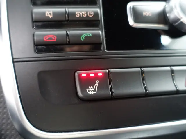 Mercedes-Benz A-Klasse 180 Prestige AMG- 2013 Benzine 12