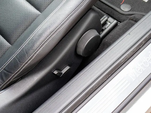 Mercedes-Benz E-Klasse Coupé 200 Ambition 2014 Benzine 17