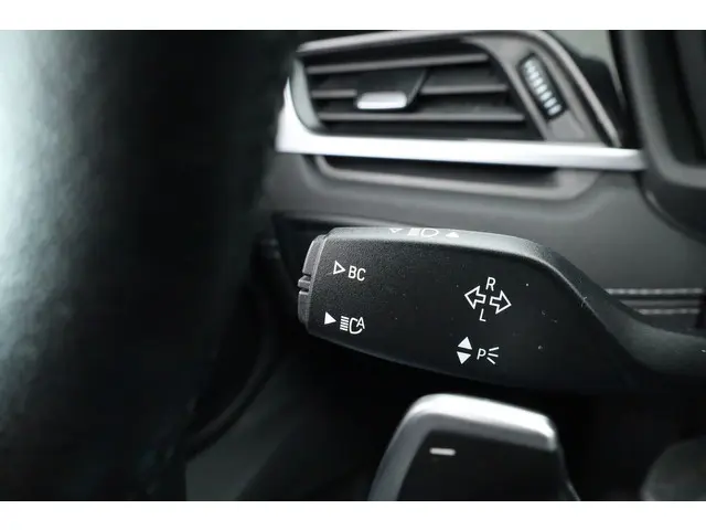 BMW X1 sDrive20i High Executive 2021 Benzine 9