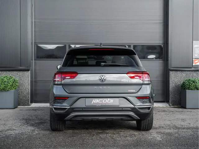 Volkswagen T-Roc 2.0 TSI 4Motion 190PK 2017 Benzine 4
