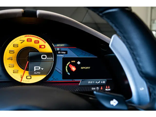 Ferrari Roma 3.9 V8 HELE 2020 Benzine 24