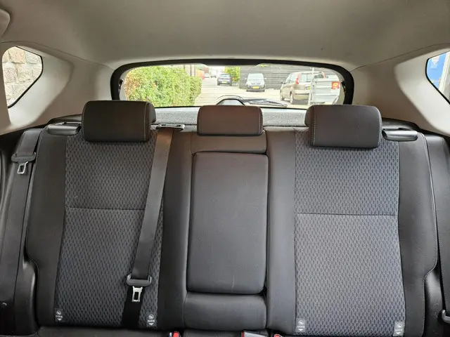 Toyota Auris 1.8 Hybrid Executive 2015 Hybride Benzine 35