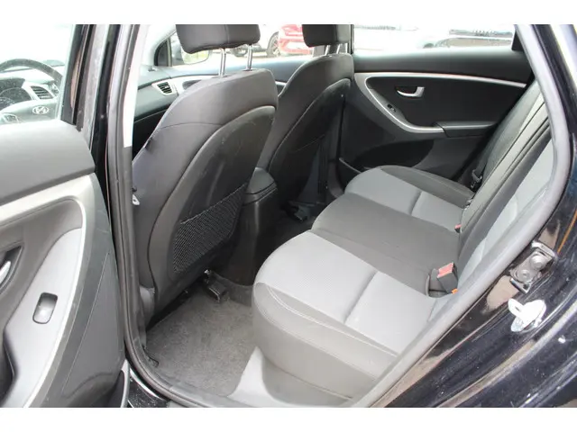 Hyundai i30 1.6 GDi Comfort 2016 Benzine 13