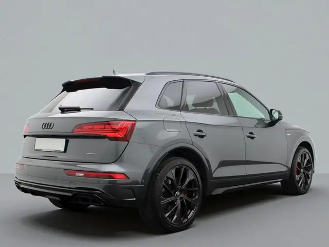 Audi Q5 40 TFSI S edition 2024 Benzine 2
