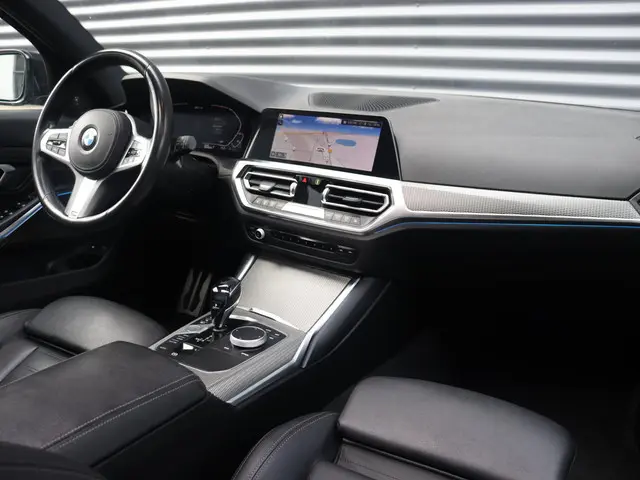 BMW 3 Serie Touring 330e 2021 Hybride Benzine 17