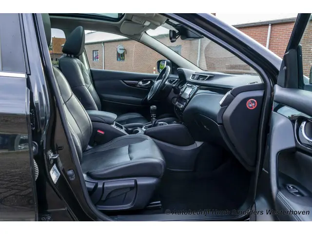 Nissan QASHQAI 1.2 Premier Edition 2014 Benzine 3