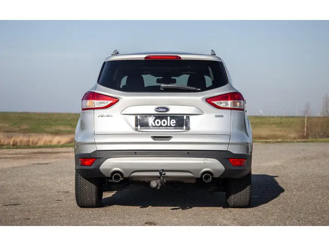 Ford Kuga 1.6 Titanium 2013 Benzine 12
