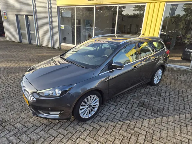 Ford Focus Wagon 1.0 Titanium Edition 2015 Benzine