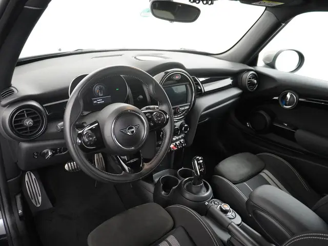 MINI Cooper Mini 1.5 2021 Benzine 15