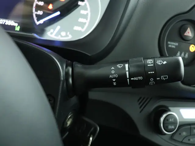 Toyota Yaris 1.5 Hybrid Dynamic 2020 Hybride Benzine 32