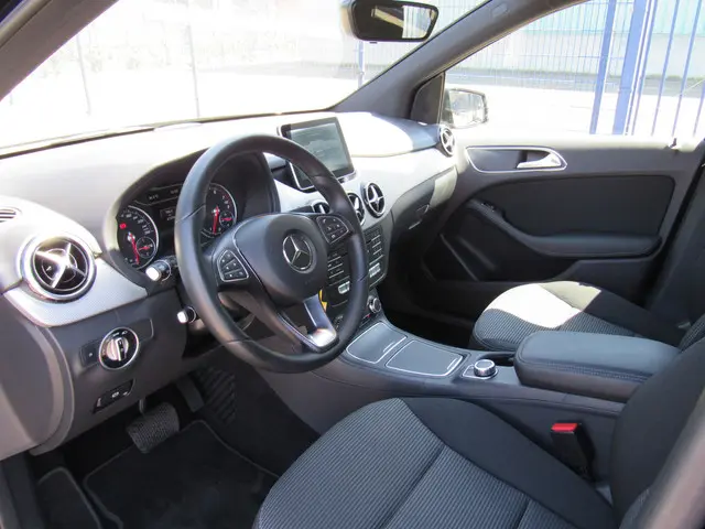 Mercedes-Benz B-Klasse 180 Ambition 2015 Benzine 9