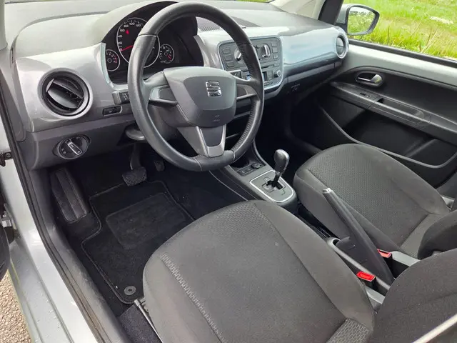 SEAT Mii 1.0 Style Sport 2014 Benzine 4
