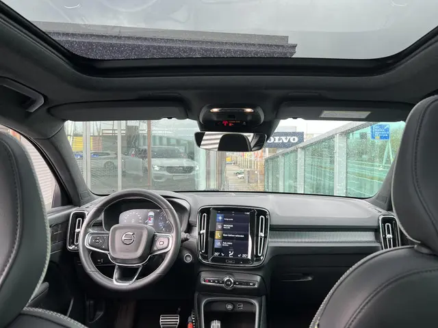 Volvo XC40 1.5 T2 R-Design 2022 Benzine 14