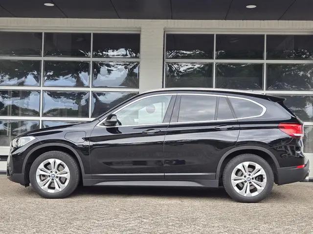 BMW X1 xDrive25e eDrive Edition 2021 Hybride Benzine 3