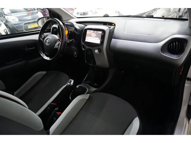 Toyota Aygo 1.0 VVT-i x-sport 2016 Benzine 18