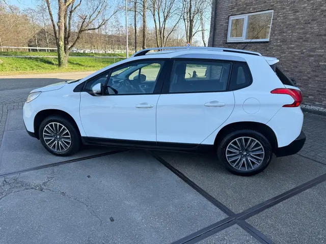 Peugeot 2008 1.2 VTi Active. ((( mooi nette auto )))) 2014 Benzine 4