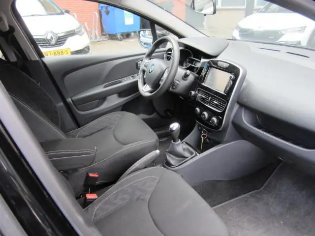 Renault Clio Estate 0.9 TCe Limited 2018 Benzine 15